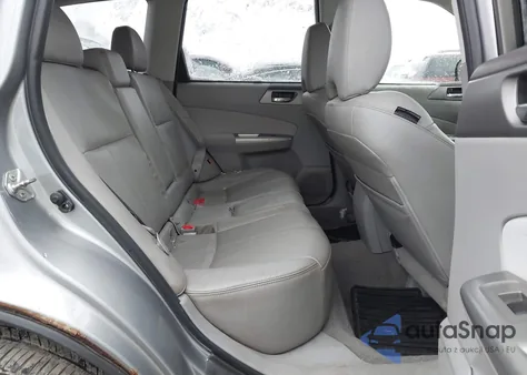 2010 Subaru Forester 2.5X Limited z USA, uszkodzony, nr VIN JF2SH6DC8AH787681